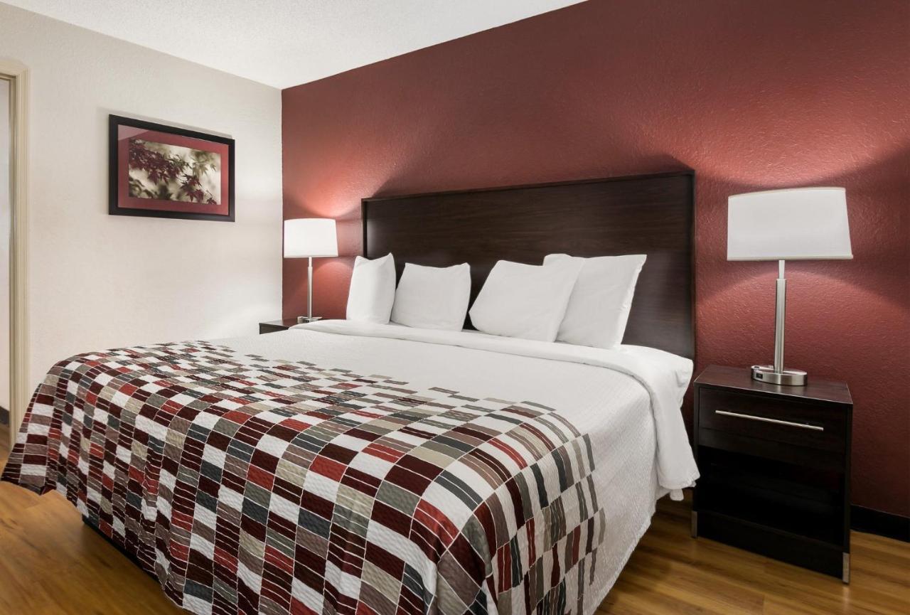 Red Roof Inn & Suites Knoxville East Екстериор снимка