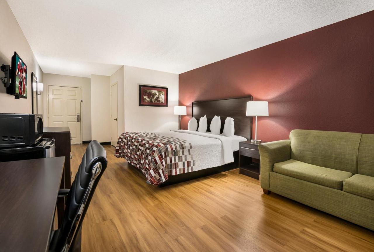 Red Roof Inn & Suites Knoxville East Екстериор снимка